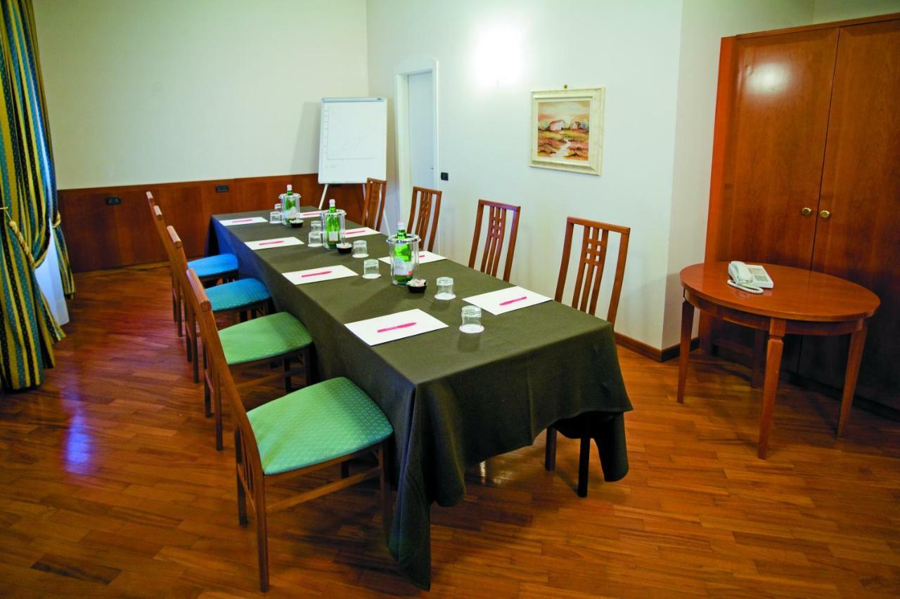 Alla Rocca Hotel Conference & Restaurant Bazzano Eksteriør billede